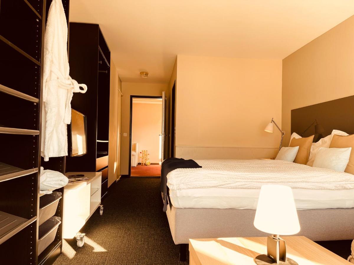 Seehotel Riviera At Lake Lucerne Gersau Bagian luar foto