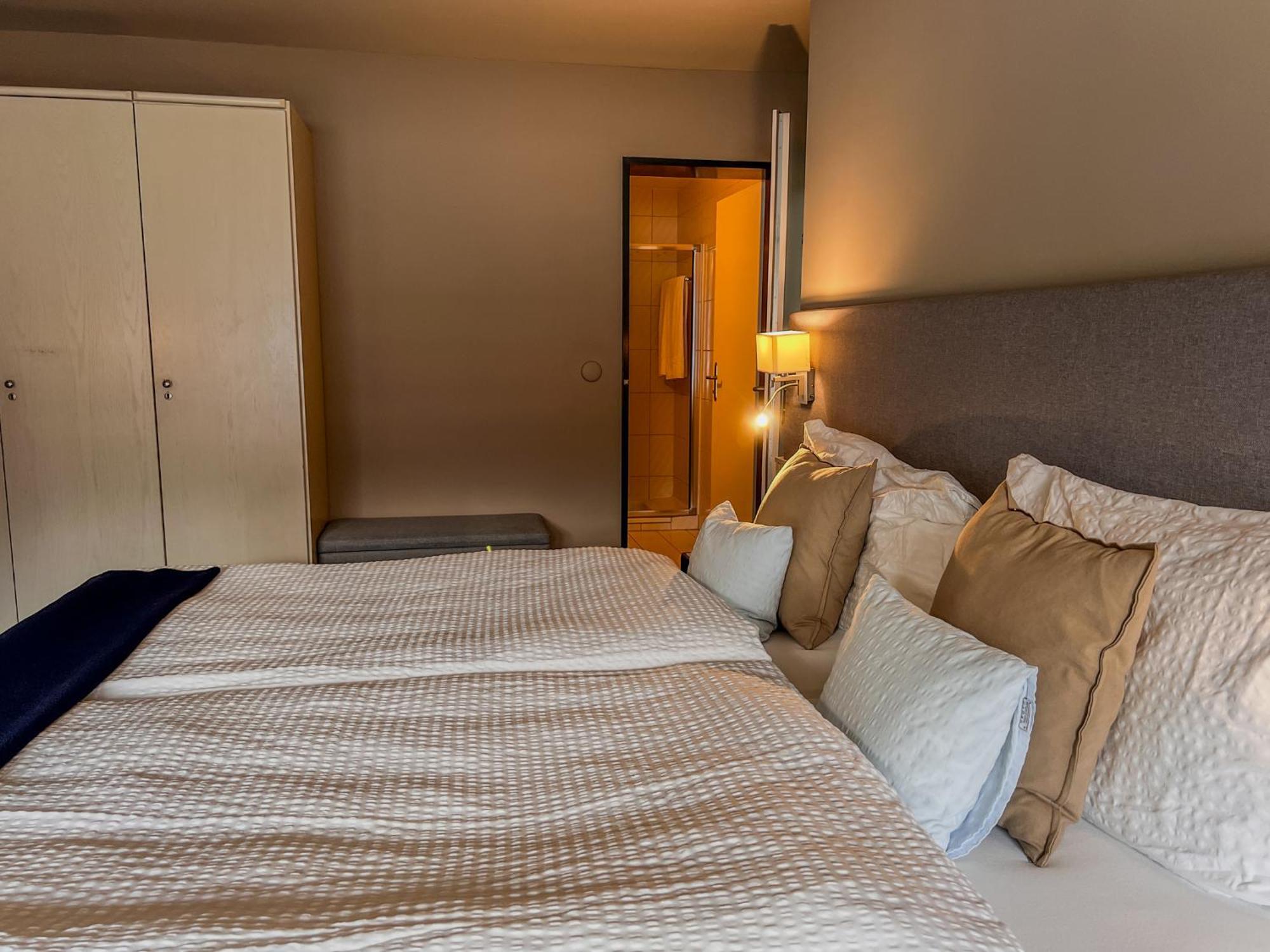 Seehotel Riviera At Lake Lucerne Gersau Bagian luar foto