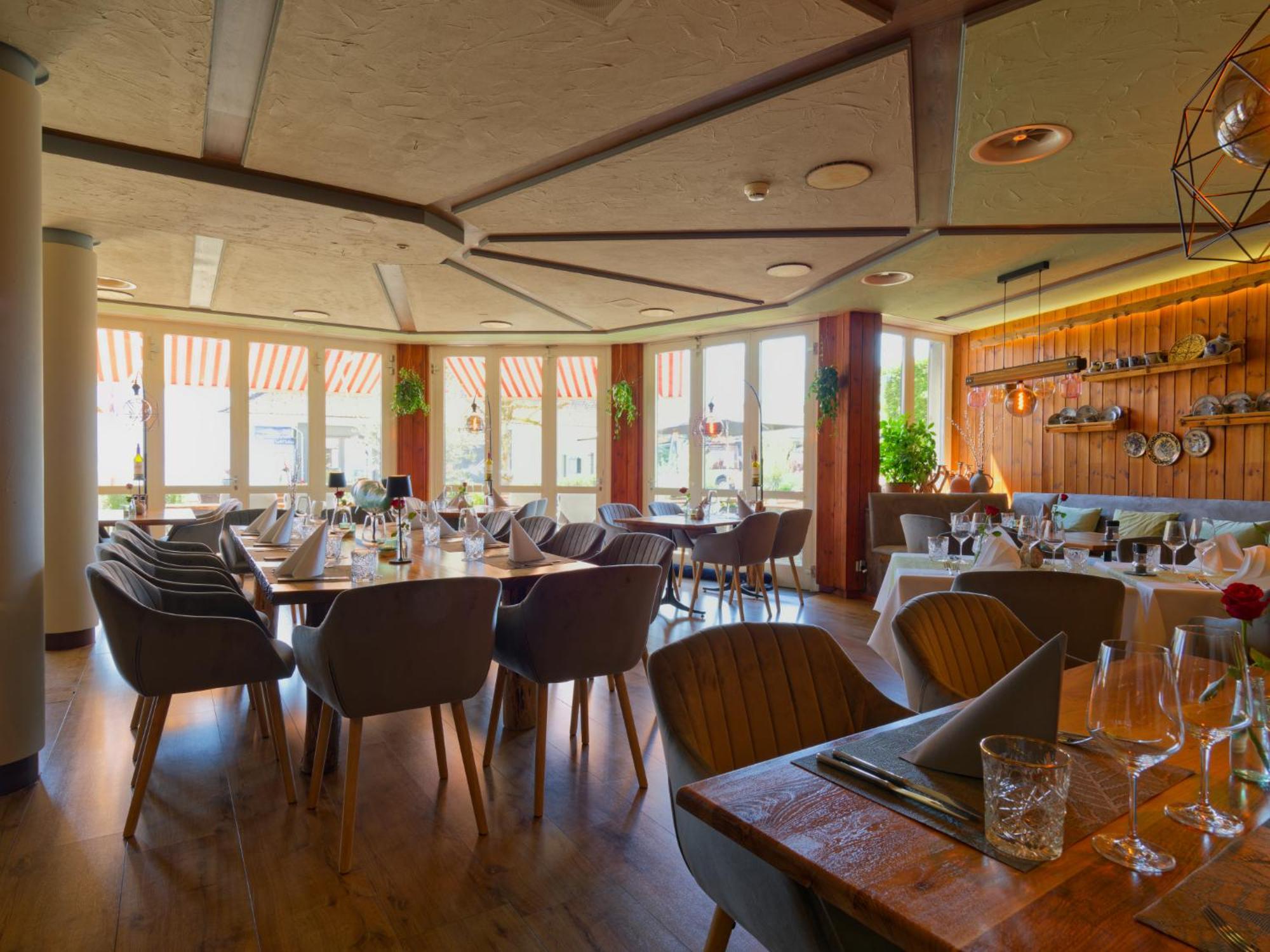 Seehotel Riviera At Lake Lucerne Gersau Bagian luar foto