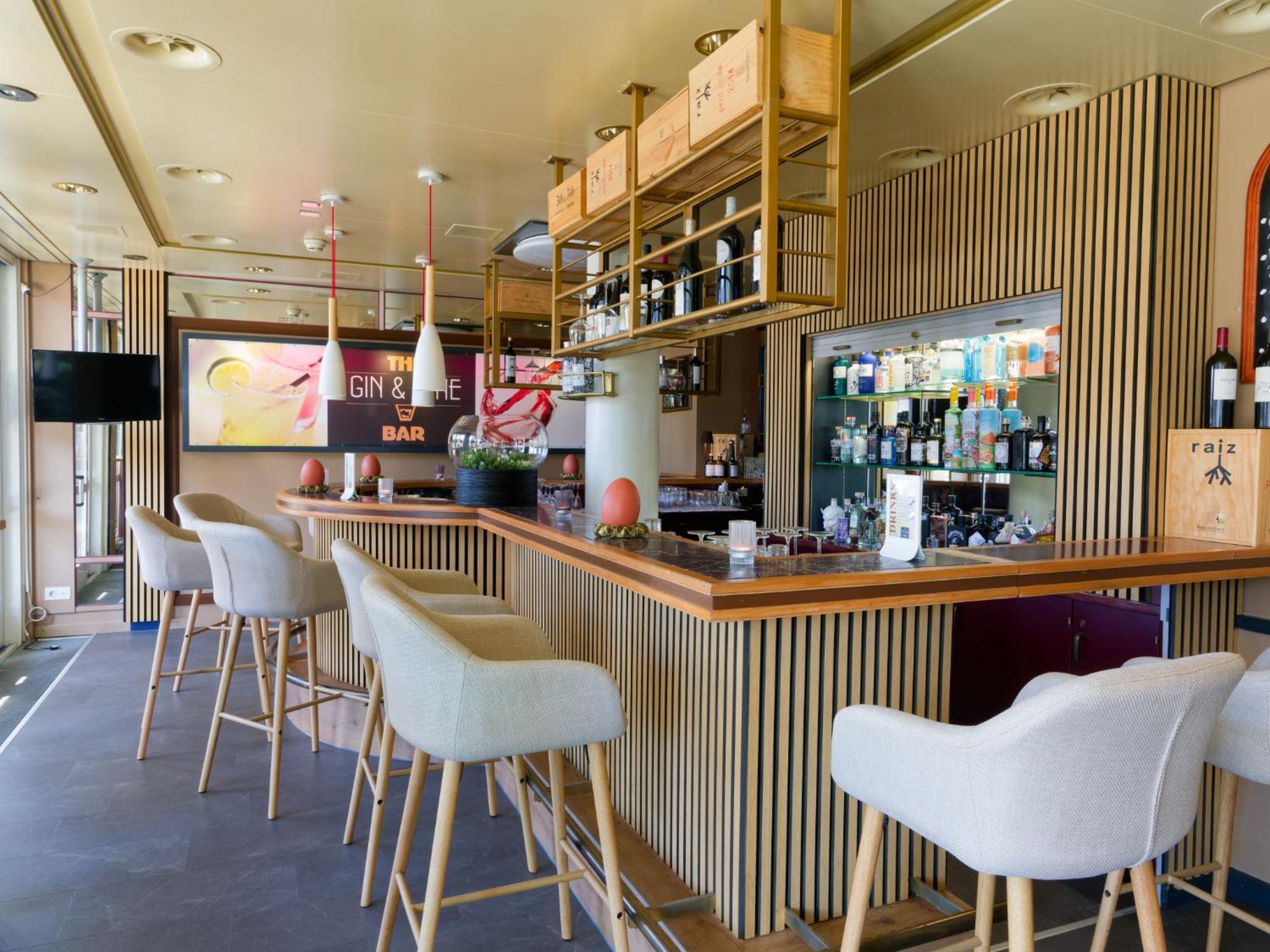 Seehotel Riviera At Lake Lucerne Gersau Bagian luar foto
